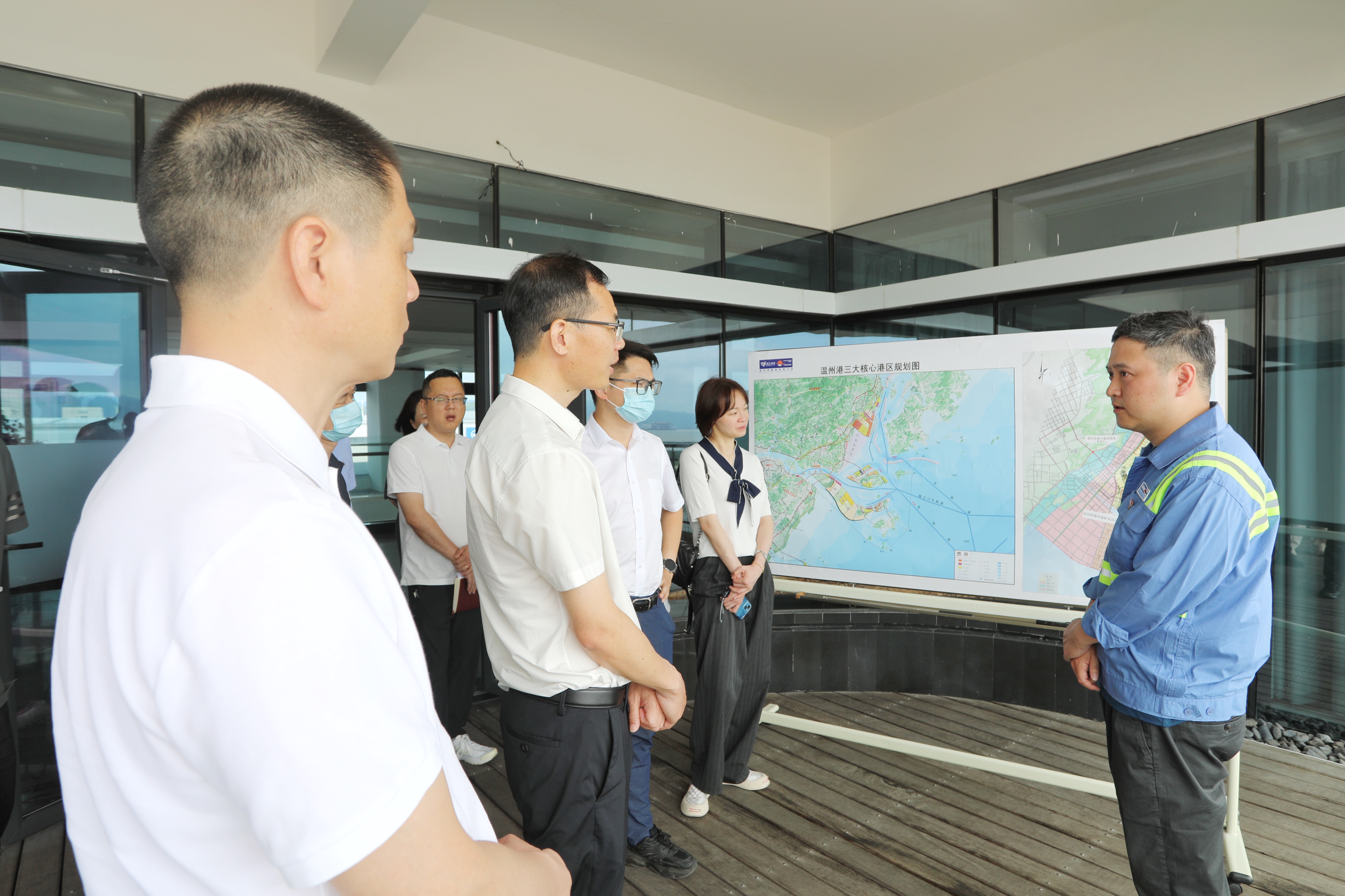 温州市委改革办副主任郑加锚一行赴乐清湾港区开展营商环境改革专题调研