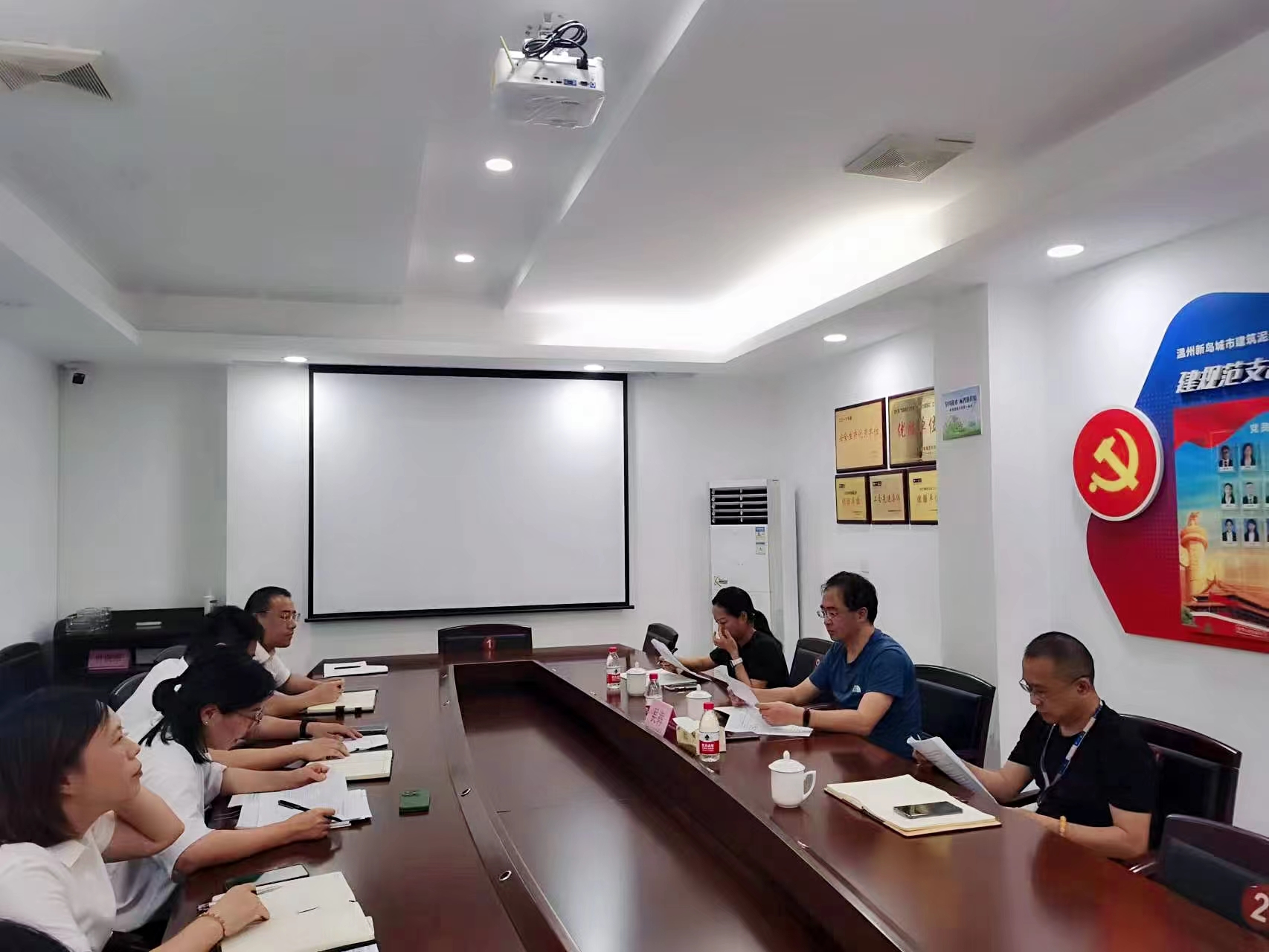 温州港集团党委副书记、工会主席吴犇调研新岛公司