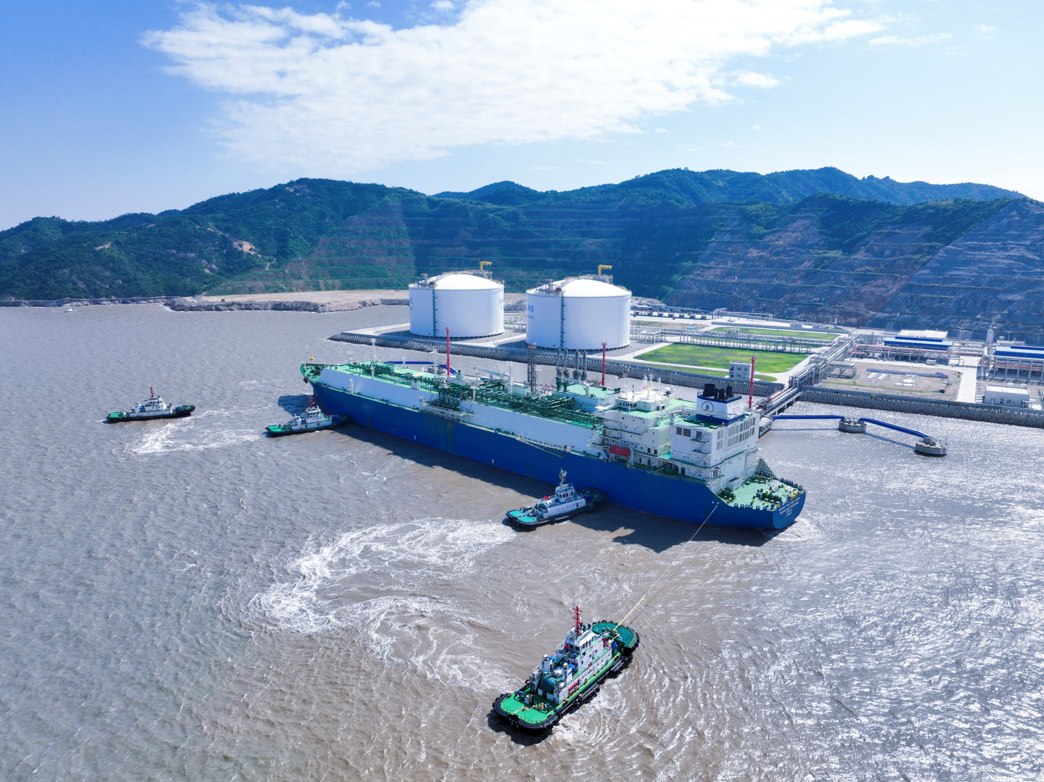 2025年10月25日289米的LNG船舶“波西多尼亚”首靠华港LNG码头