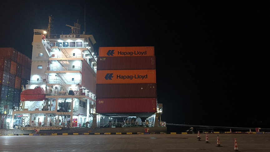 温州港状元岙港区5号、6号泊位首条高压岸电船舶连船成功