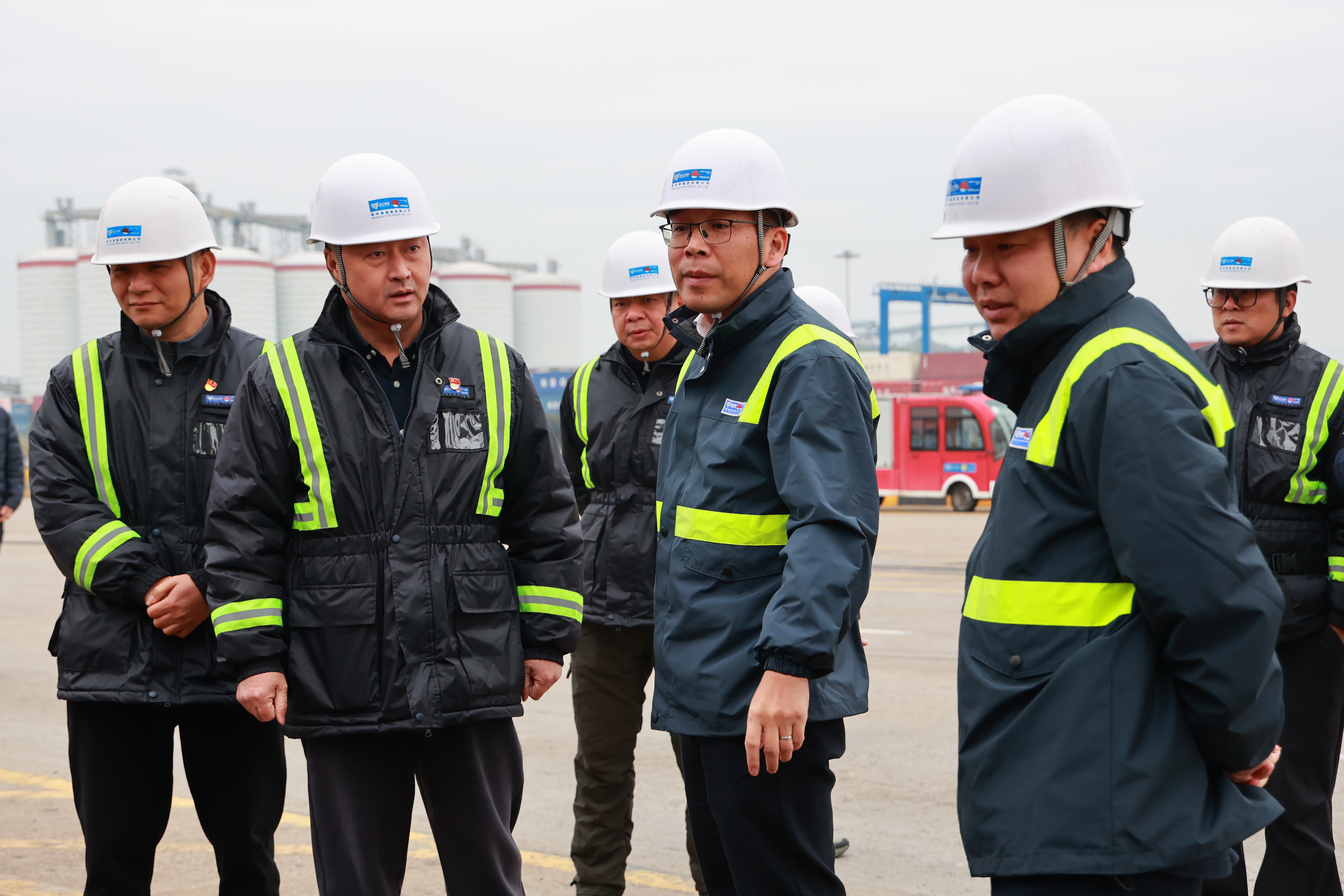 朱瑞一行赴港区一线开展节后安全检查